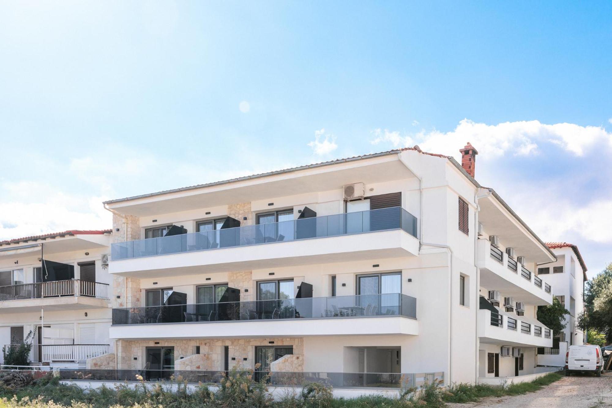 Amalthia Luxury Suites Polikhronon Exteriör bild