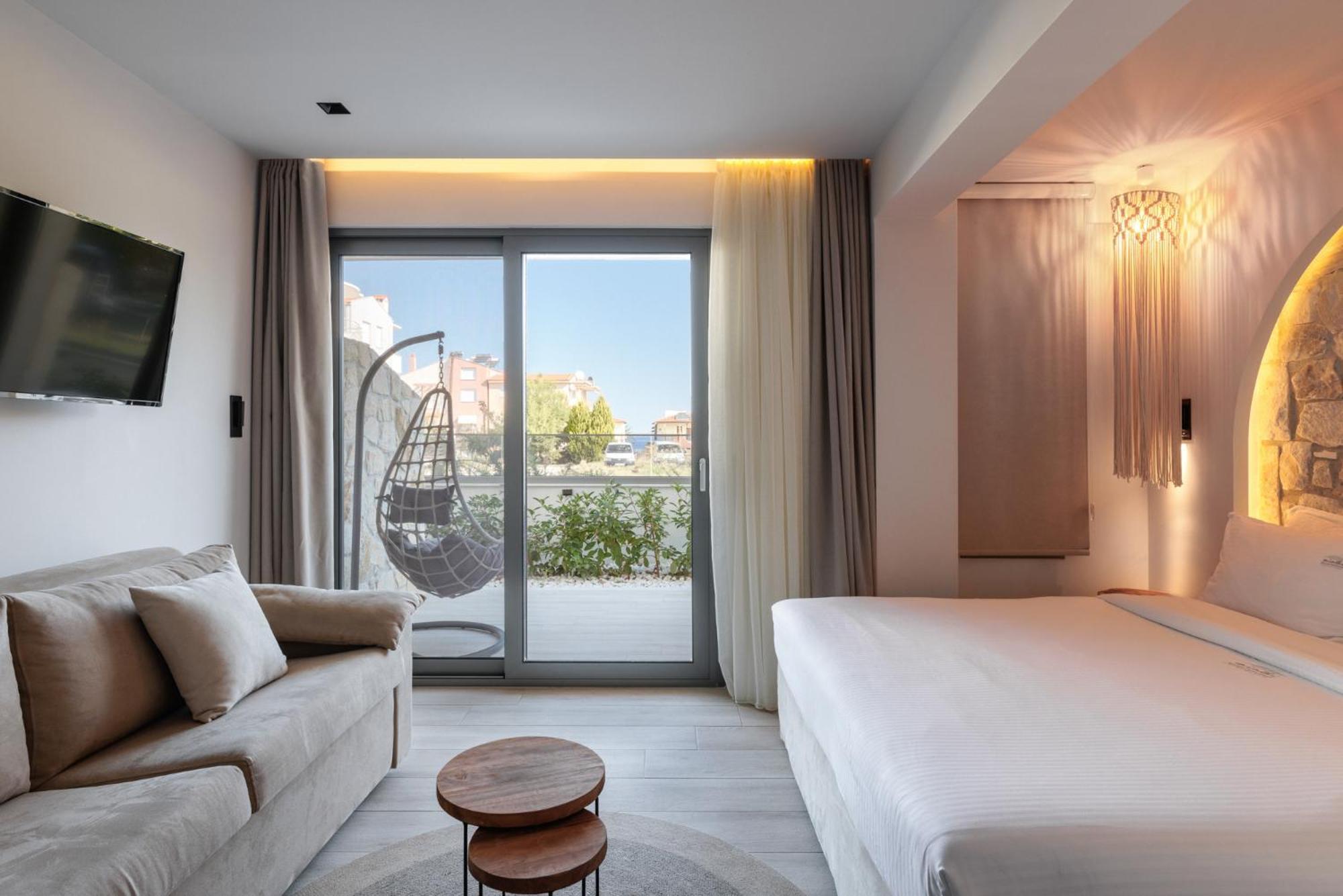 Amalthia Luxury Suites Polikhronon Exteriör bild