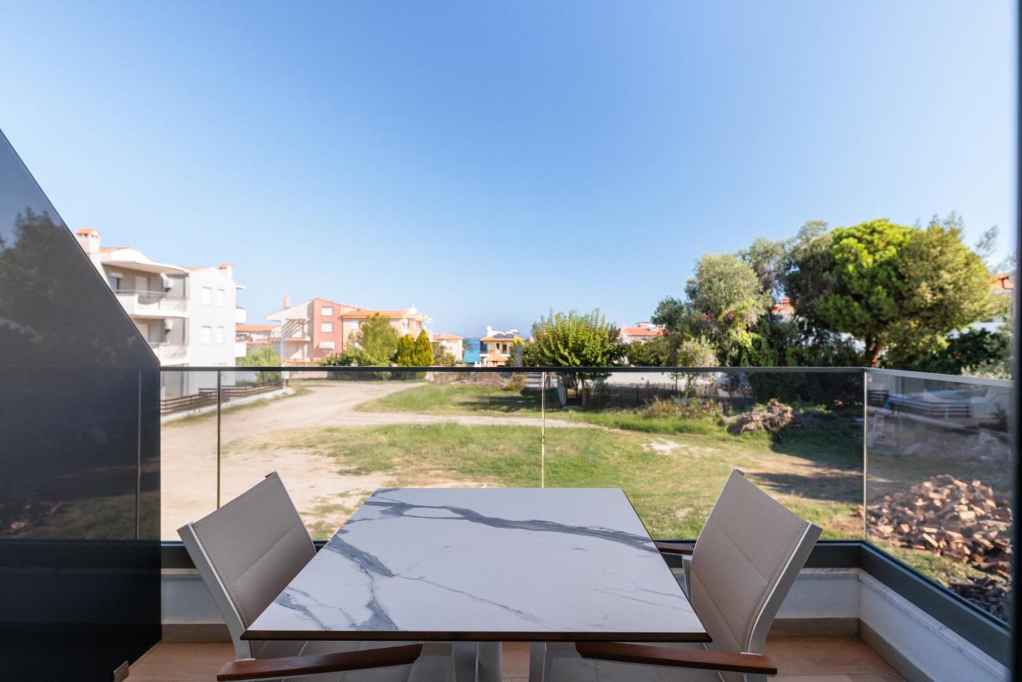 Amalthia Luxury Suites Polikhronon Exteriör bild
