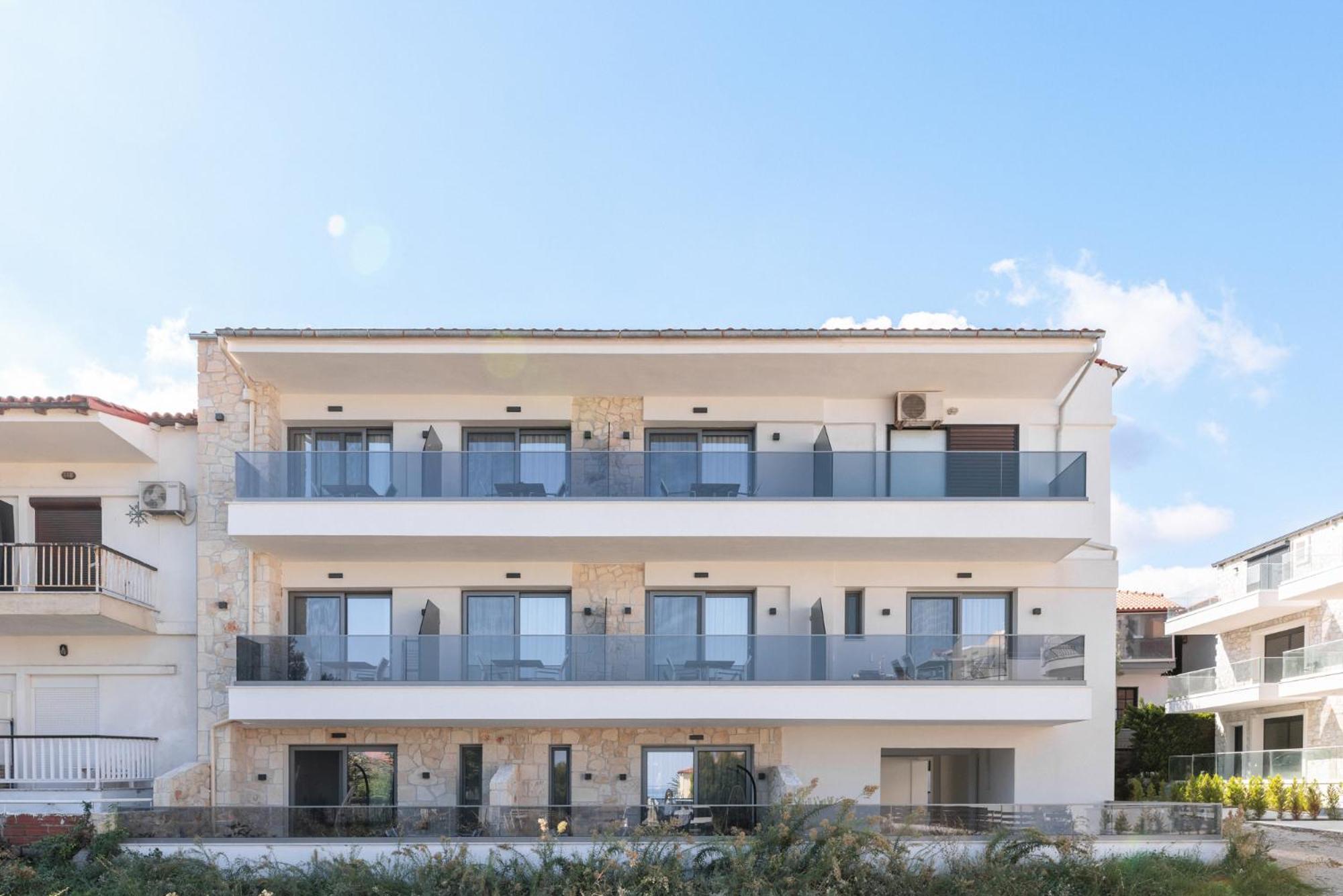 Amalthia Luxury Suites Polikhronon Exteriör bild