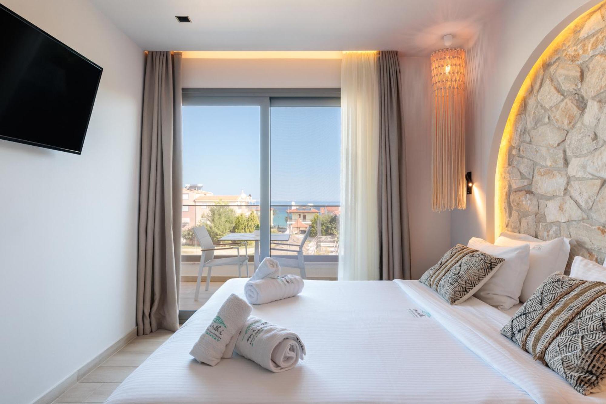 Amalthia Luxury Suites Polikhronon Exteriör bild